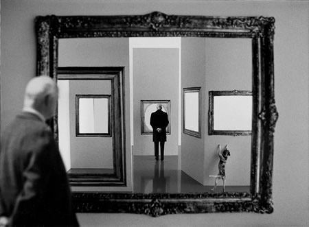 image from the exhibition la vie est un théâtre; © Gilbert Garcin